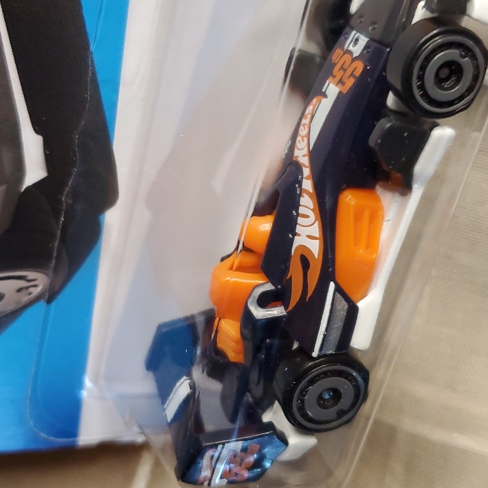 Hot Wheels - Picture 5 of 9